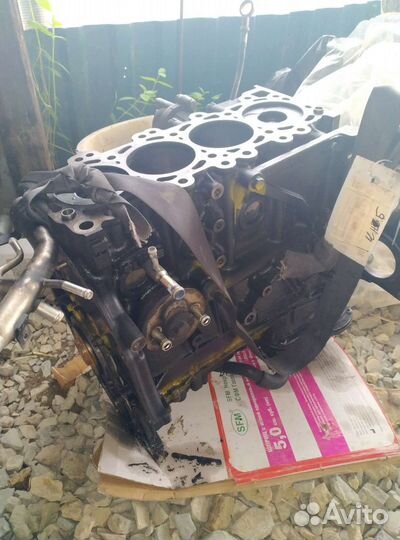 Блок цилиндров Nissan Serena yd25ddti