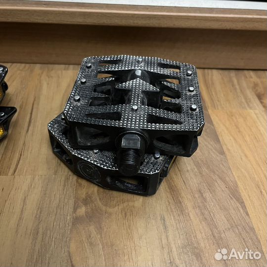 Педали с downhill велосипедов