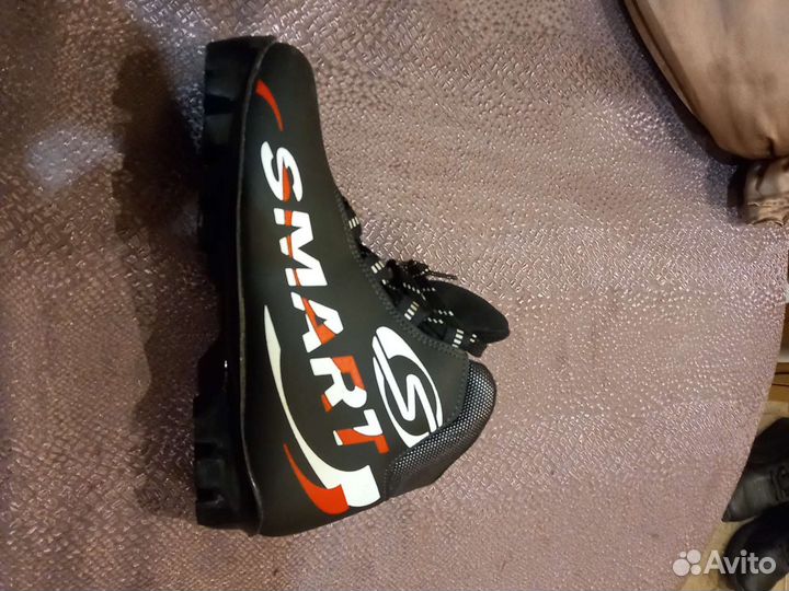 Лыжные ботинки