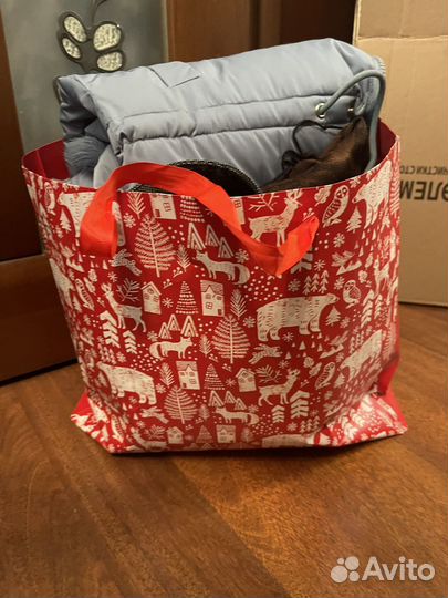 Пакет с женскими вещами