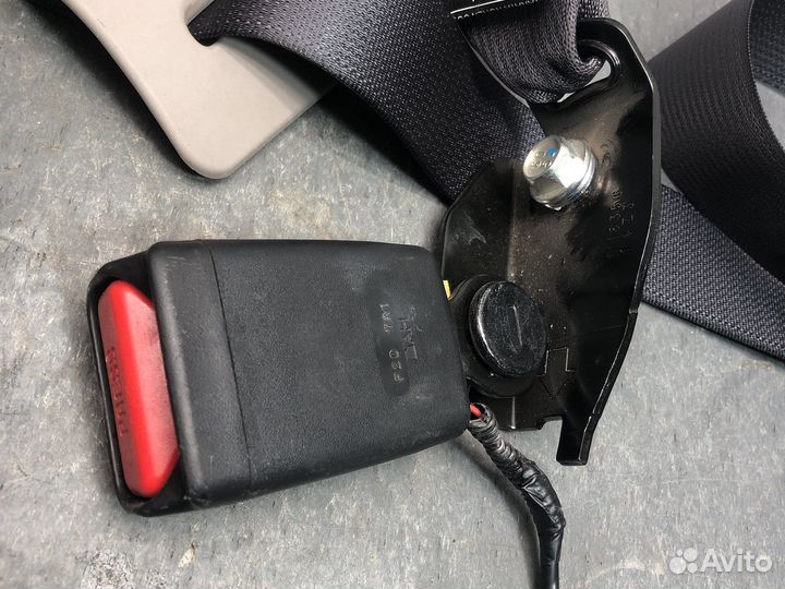 Центральный ремень Genesis 2