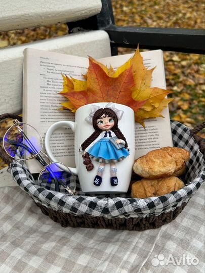 Кружка с декором из полимерной глины 