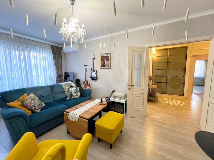 3-к. квартира, 70 м², 1/9 эт.