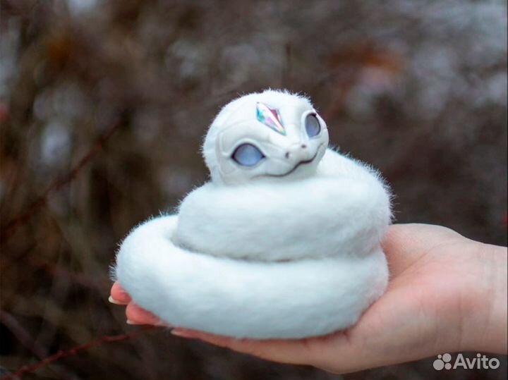 Игрушки ручной работы Белоснежная змейка