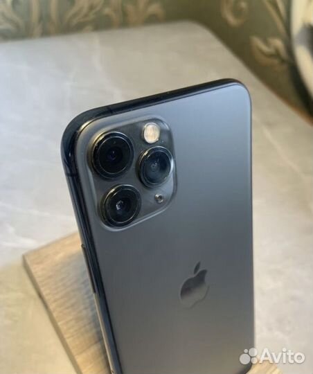 iPhone 11 Pro, 64 ГБ