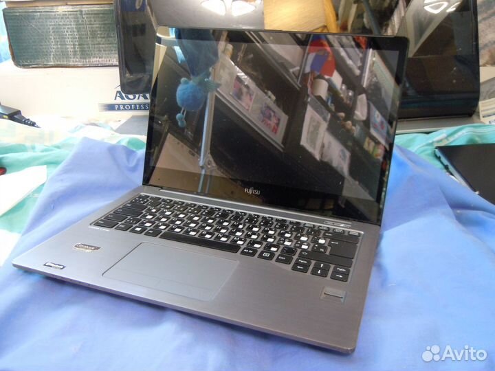 Fujitsu lifebook U904 & S904