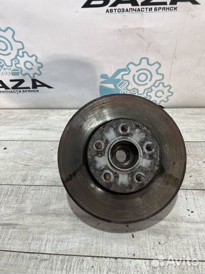 Кулак передний левый Ford Focus 3