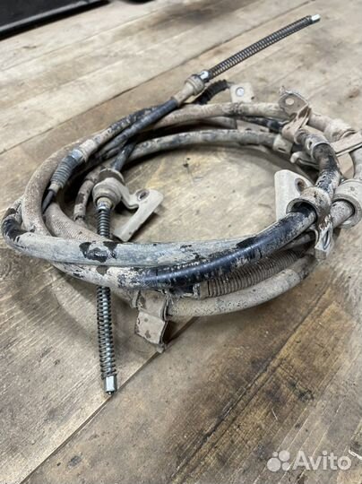 Трос ручного тормоза Mitsubishi Pajero Sport 3