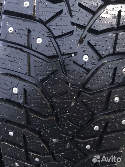 Bridgestone Blizzak Ice 215/65 R17