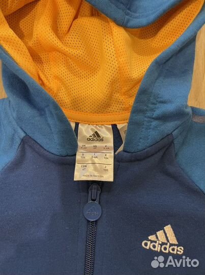 Костюм спортивный