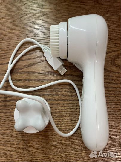 Щетка для умывания и массажа