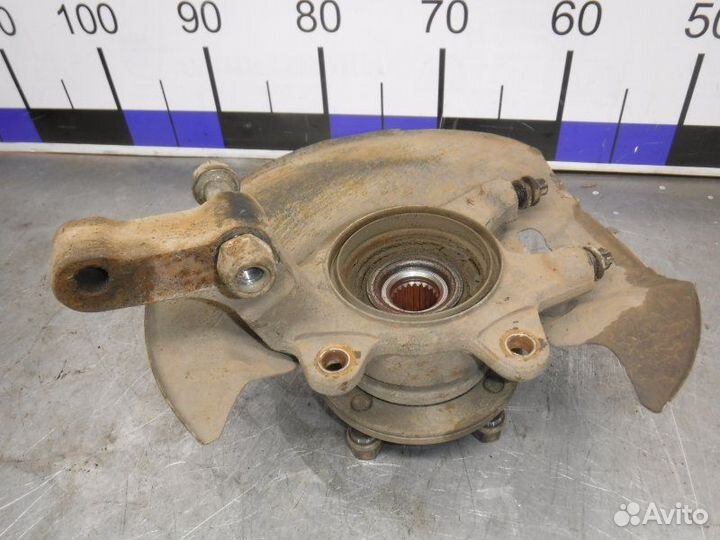 Кулак передний правый Лада Приора 21126 2010