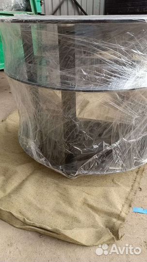 Стеклянная тумбочка