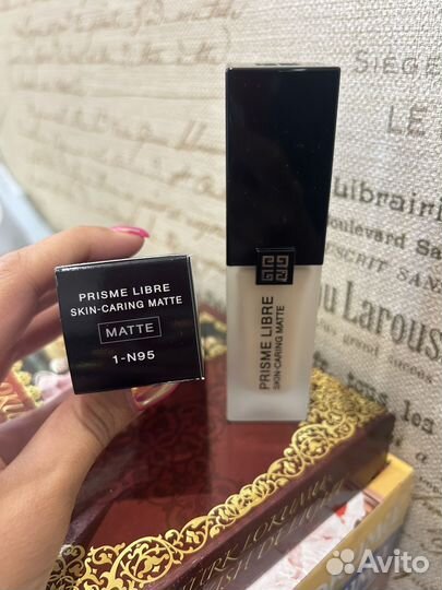 Тональный крем Givenchy