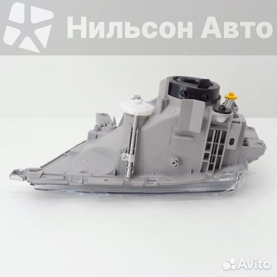 Фара toyota dyna с 1999 г правая, zevs