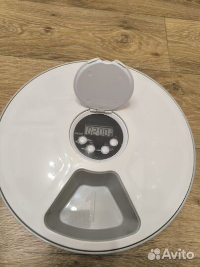 Кормушка для животных на таймере (на батарейках)