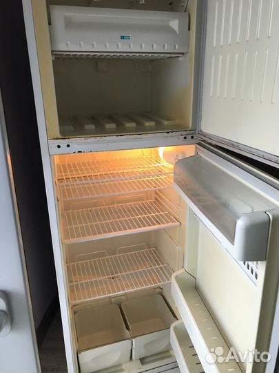 Холодильник stinol