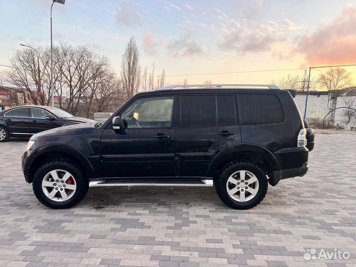 Mitsubishi Pajero 3.2 AT, 2007, 305 000 км