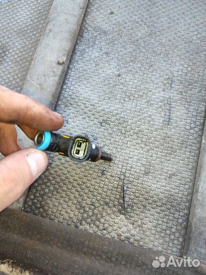 Форсунка топливная Peugeot 308 T7 4A (2007 - 2011)