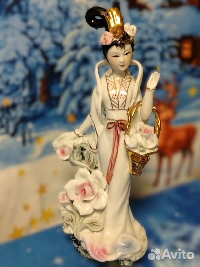 Фигурки фарфор
