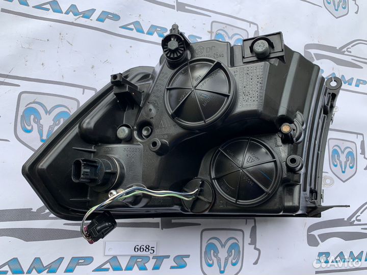 Фара передняя левая