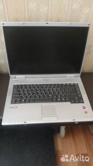 Fujitsu siemens amilo M 1420