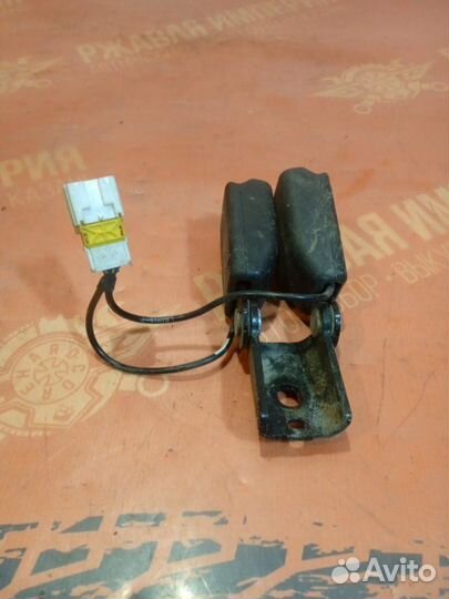 Защелка ремня безопасности задняя Citroen C4 B7