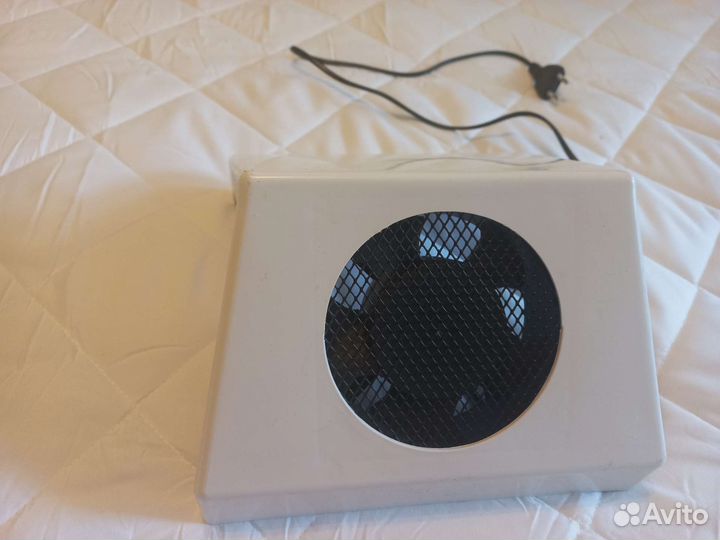 Пылесос для маникюра встроенный