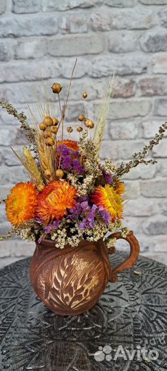 Букет из сухоцветов в вазе