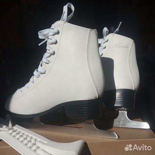 Коньки фигурные Nordway с чехлами, размер 39