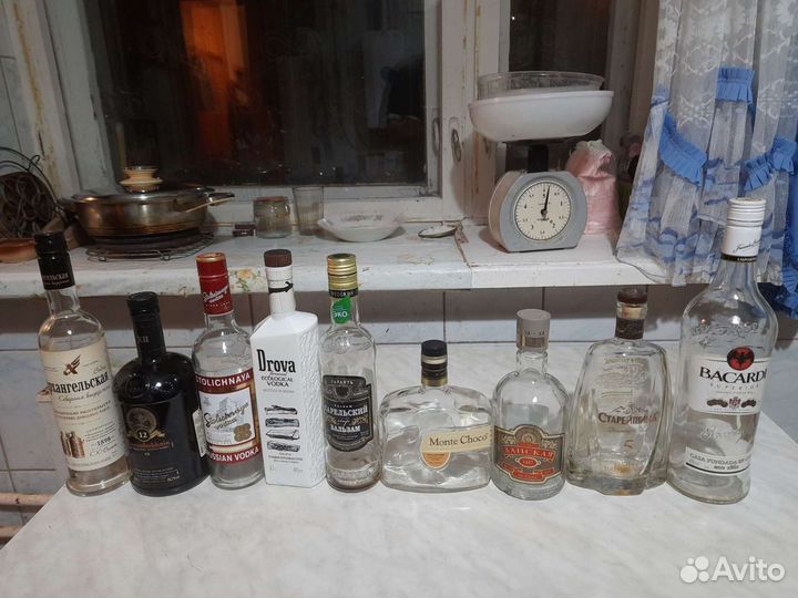 Бутылки из под элитных напитков