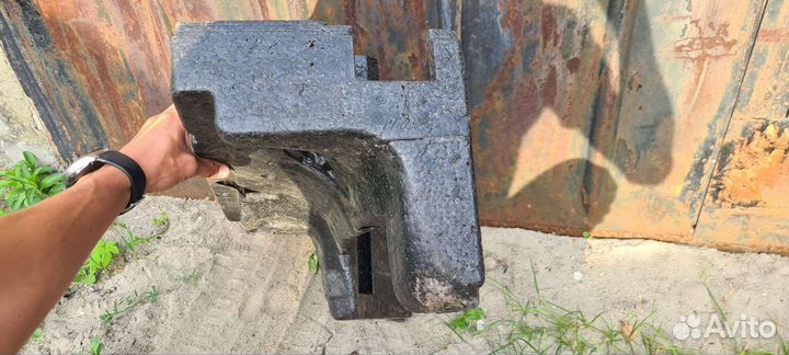 Ящик под инструменты Passat CC 2011 года