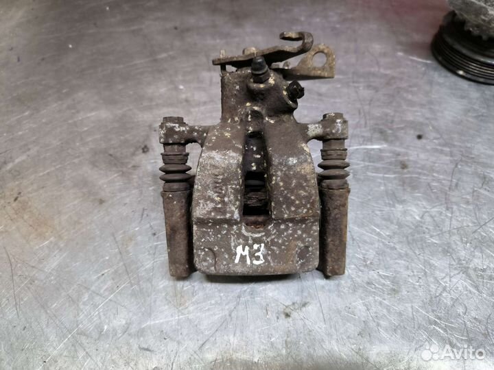 Renault Megane 2.3суппорт задний правый