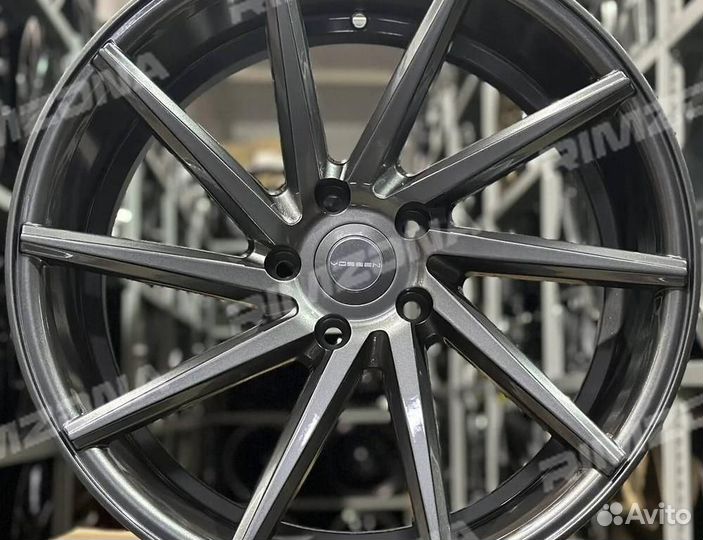 Литой диск в стиле vossen R18 5x114.3