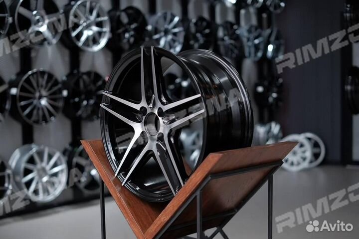 Литой диск в стиле vossen R16 5x114.3