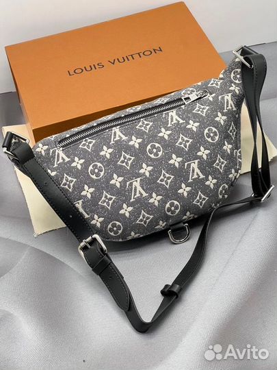 Сумка на пояс Louis Vuitton