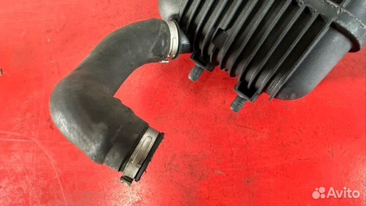 Резонатор воздушного фильтра Audi A6 C6 2.0 BRE