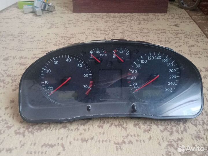 Щиток приборов на Passat B5 оригинал, торг