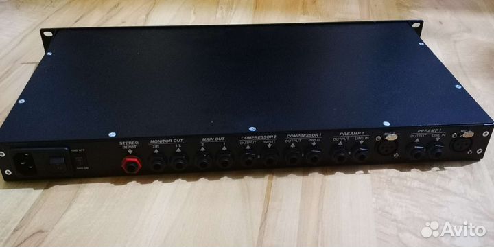 Longe stereo channel