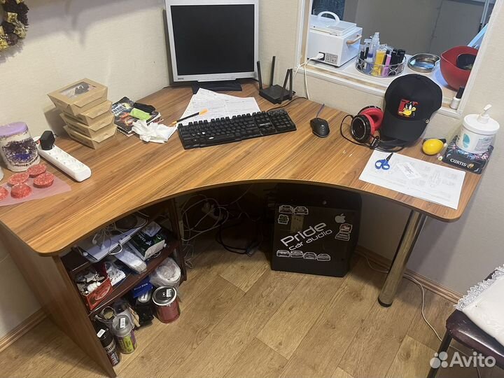 Компьютерный стол