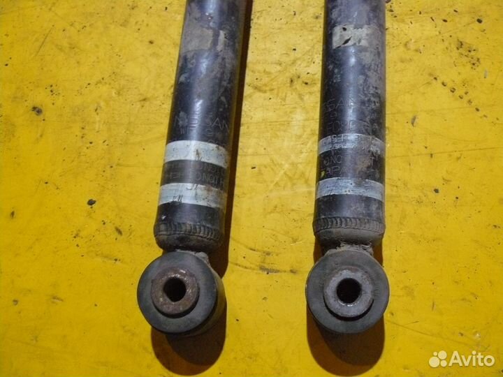 Амортизаторы задние для Nissan Tiida C11 2010г