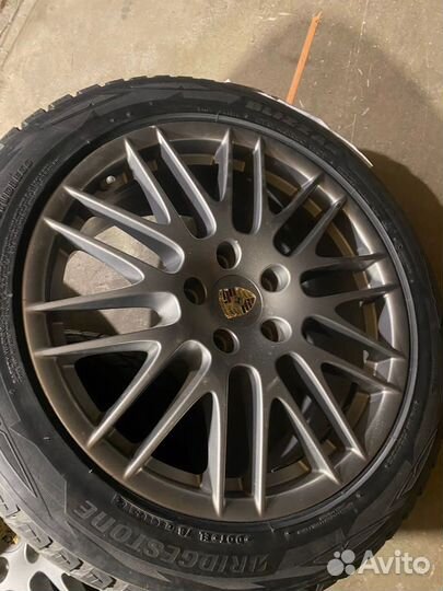 Комплект диски Porshe с резиной Blizzak 275/40 R20