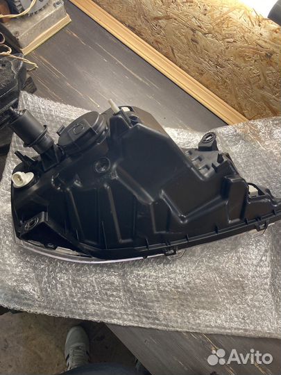 Фара левая Renault logan