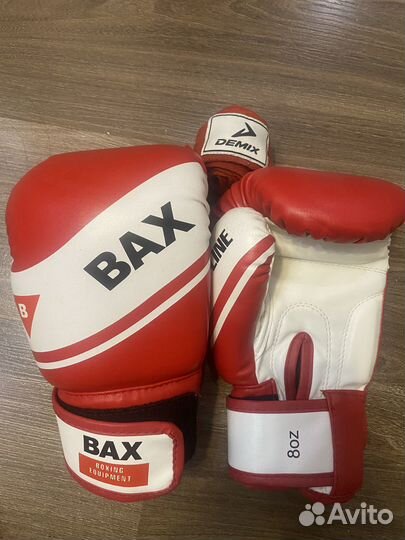 Боксерская груша и перчатки