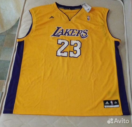 Фирменная баскетбольная майка Adidas