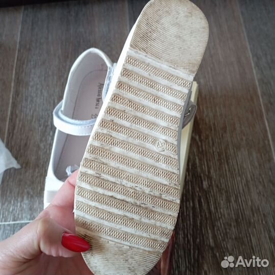 Туфли белые на девочку 33 размера