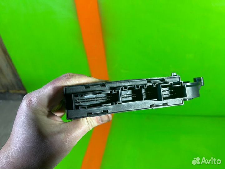 Мотор стеклоподъемника передний левый Volkswagen