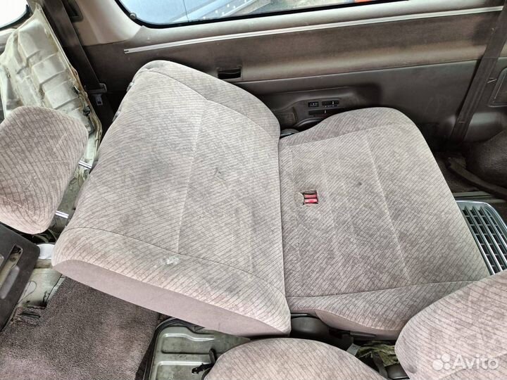 Комплект сидений Toyota Hiace H100