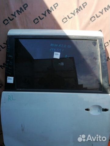 Стекло двери заднее правое Toyota Noah AZR60