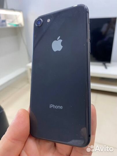 iPhone 8, 64 ГБ